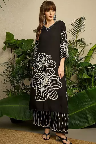 Women Floral Printed Thread Work Kurta with Palazzos