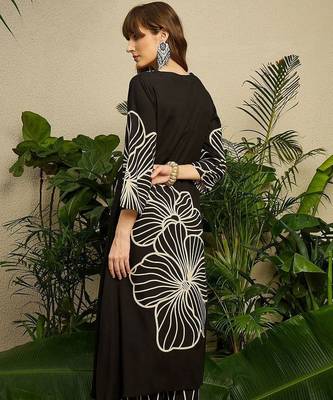 Women Floral Printed Thread Work Kurta with Palazzos 4