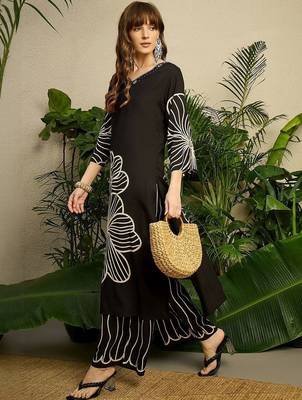 Women Floral Printed Thread Work Kurta with Palazzos 5