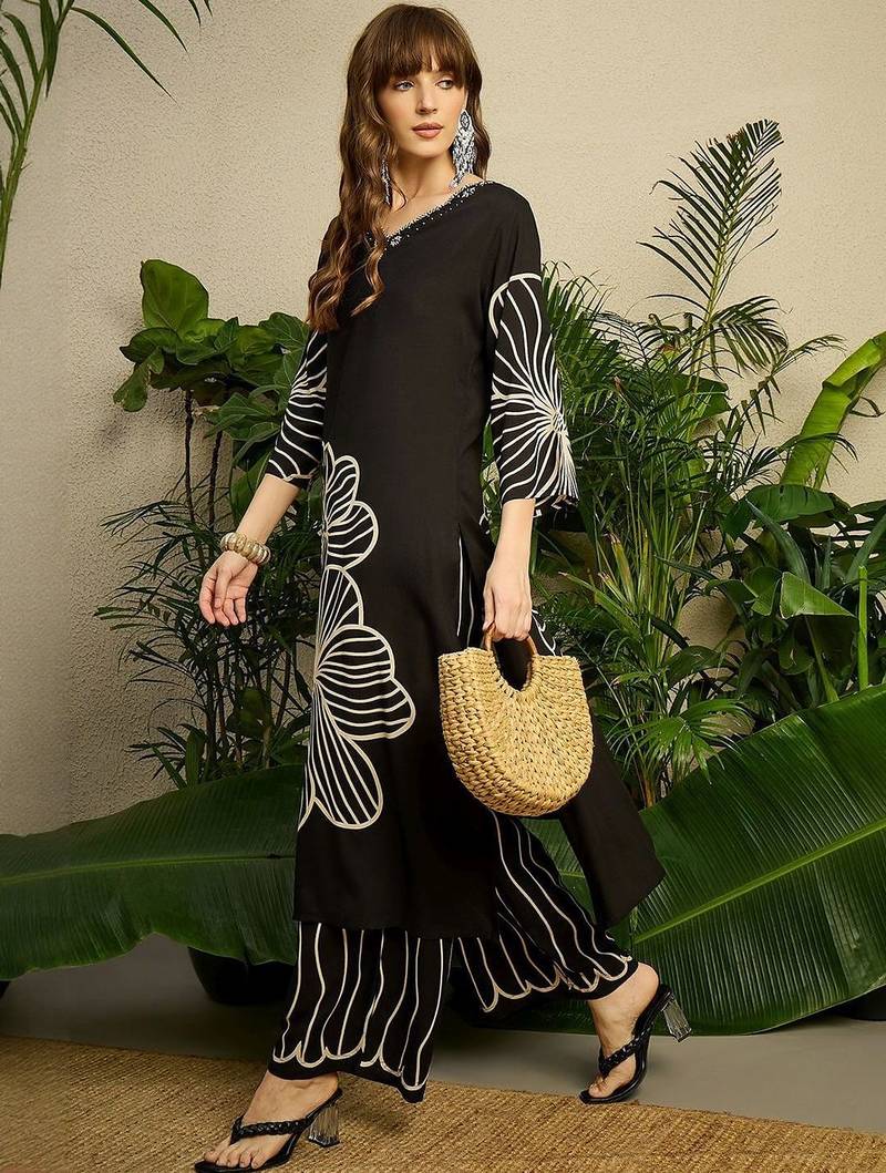 Women Floral Printed Thread Work Kurta with Palazzos