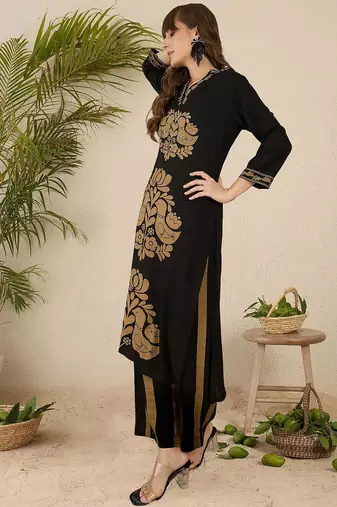 Floral Printed Thread Work V-Neck Straight Kurta with Palazzos