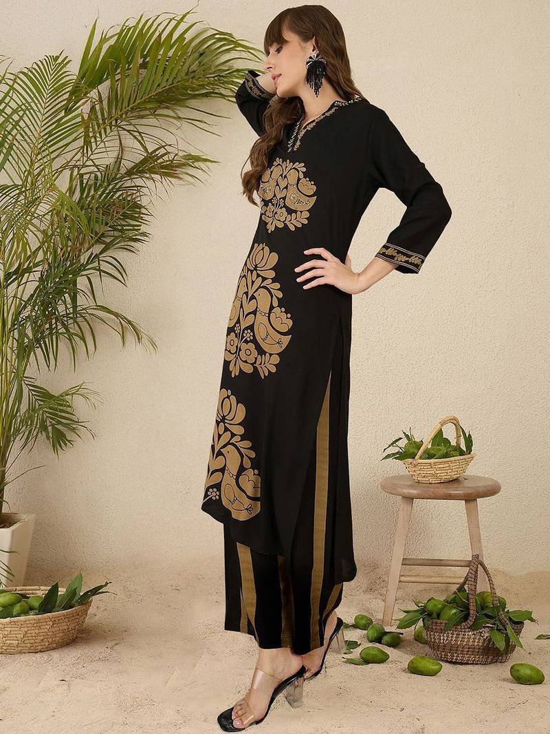 Floral Printed Thread Work V-Neck Straight Kurta with Palazzos
