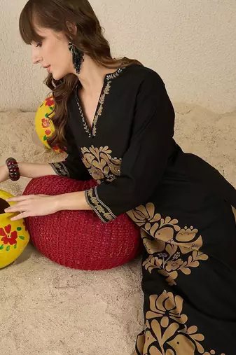 Floral Printed Thread Work V-Neck Straight Kurta with Palazzos