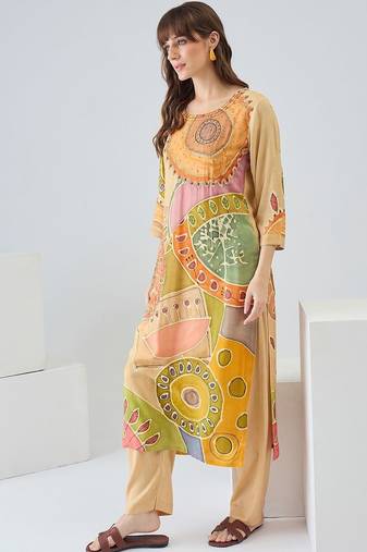 Women Printed Regular Thread Work Kurta with Trousers