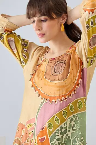 Women Printed Regular Thread Work Kurta with Trousers
