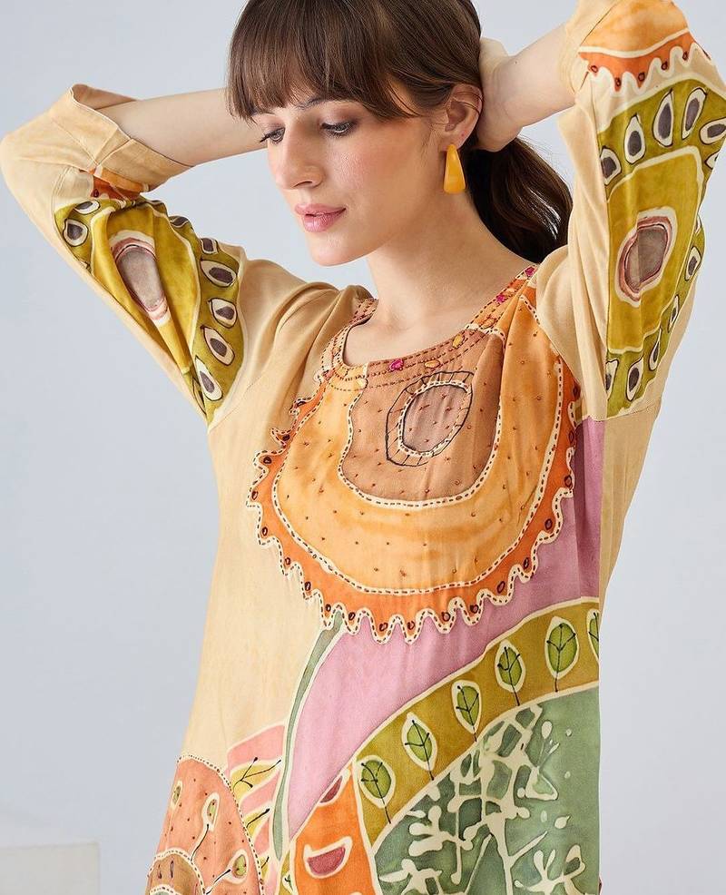 Women Printed Regular Thread Work Kurta with Trousers