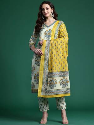 Floral Printed Regular Pure Cotton Kurta with Trousers & Dupatta 1