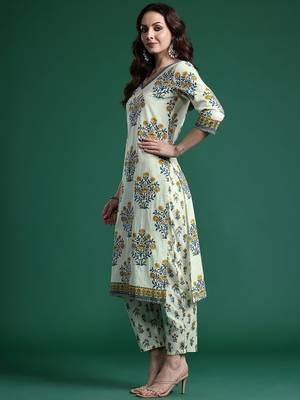 Floral Printed Regular Pure Cotton Kurta with Trousers & Dupatta 4