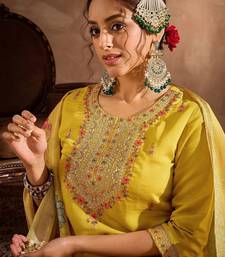 Floral Embroidered Thread Work Straight Kurta With Trousers & Dupatta