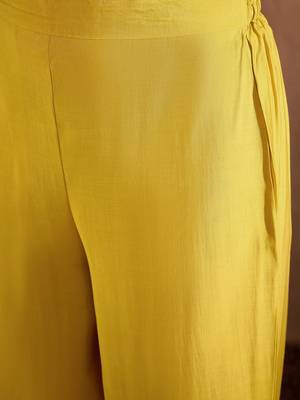Floral Embroidered Thread Work Straight Kurta With Trousers & Dupatta 3