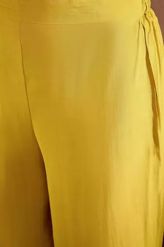 Floral Embroidered Thread Work Straight Kurta With Trousers & Dupatta