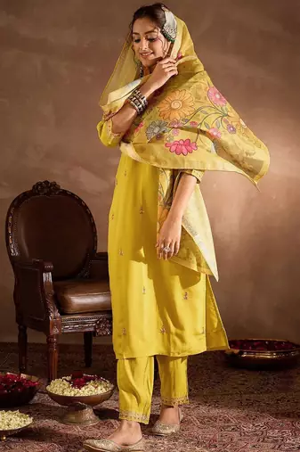 Floral Embroidered Thread Work Straight Kurta With Trousers & Dupatta