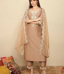 Floral Embroidered Thread Work Straight Kurta With Trousers & Dupatta