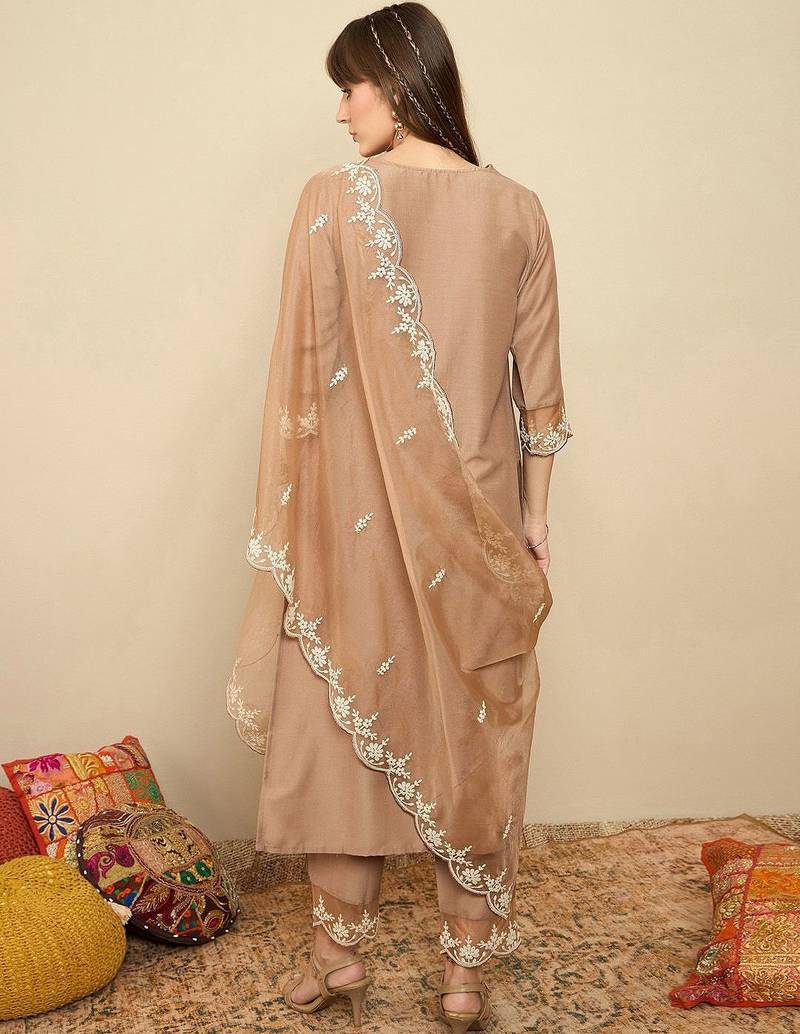 Floral Embroidered Thread Work Straight Kurta With Trousers & Dupatta