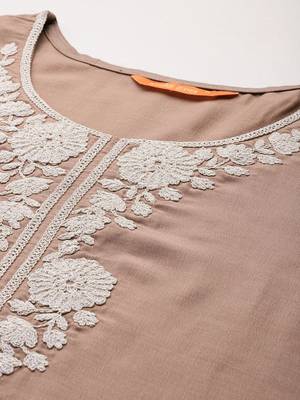 Floral Embroidered Thread Work Kurta With Trousers & Dupatta 2