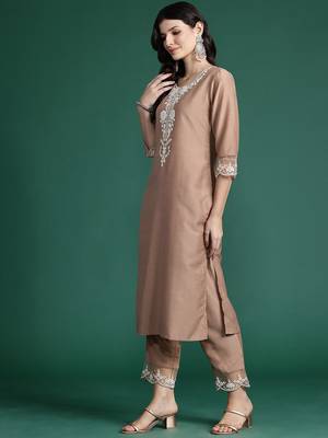 Floral Embroidered Thread Work Kurta With Trousers & Dupatta 5