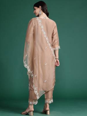 Floral Embroidered Thread Work Kurta With Trousers & Dupatta 6