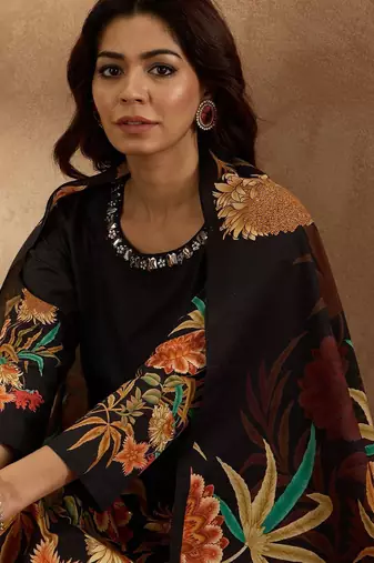 Women Floral Printed Regular  Cotton Kurta with Trousers & With Dupatta