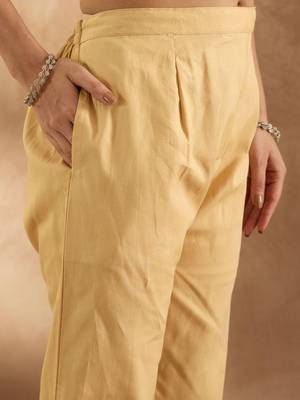 Women Floral Printed Regular  Cotton Kurta with Trousers & With Dupatta 3