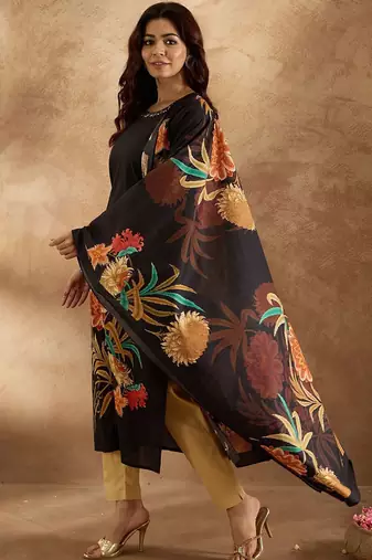 Women Floral Printed Regular  Cotton Kurta with Trousers & With Dupatta