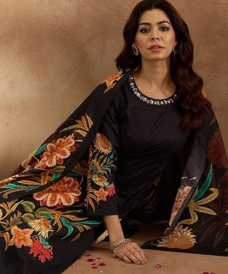Women Floral Printed Regular  Cotton Kurta with Trousers & With Dupatta 7