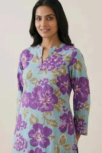 Women Floral Printed Regular  Cotton Kurta with Trousers