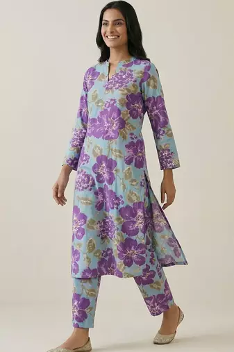 Women Floral Printed Regular  Cotton Kurta with Trousers