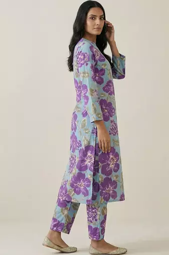 Women Floral Printed Regular  Cotton Kurta with Trousers