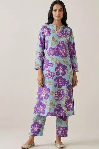 Women Floral Printed Regular  Cotton Kurta with Trousers