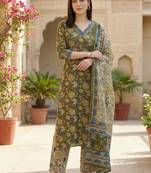 Women Floral Printed Regular Pure Cotton Kurta with Trousers & With Dupatta