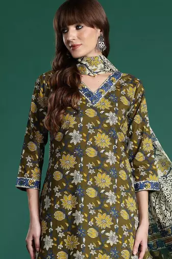 Women Floral Printed Regular Pure Cotton Kurta with Trousers & With Dupatta