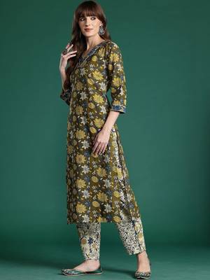 Women Floral Printed Regular Pure Cotton Kurta with Trousers & With Dupatta 4