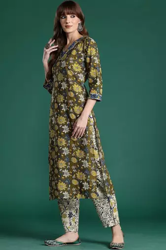 Women Floral Printed Regular Pure Cotton Kurta with Trousers & With Dupatta