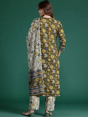 Women Floral Printed Regular Pure Cotton Kurta with Trousers & With Dupatta 6
