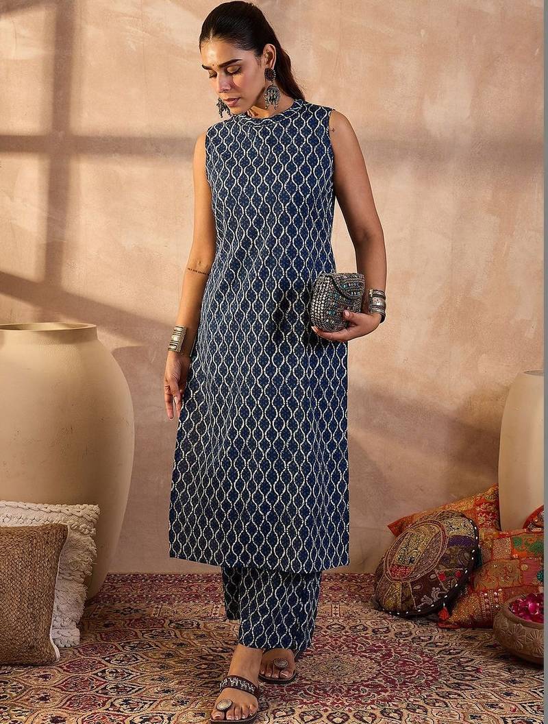 Women Printed Regular Pure Cotton Kurta with Trousers