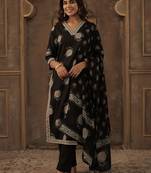 Women Floral Printed Sequinned Pure Cotton Kurta with Trousers & Dupatta