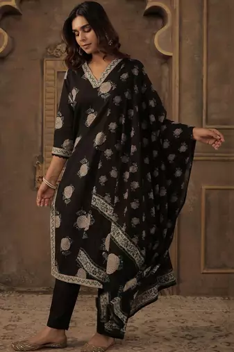 Women Floral Printed Sequinned Pure Cotton Kurta with Trousers & Dupatta