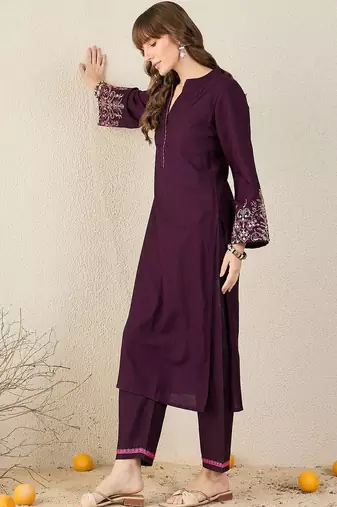 Floral Embroidered Mandarin Collar Thread Work Straight Kurta & Trousers