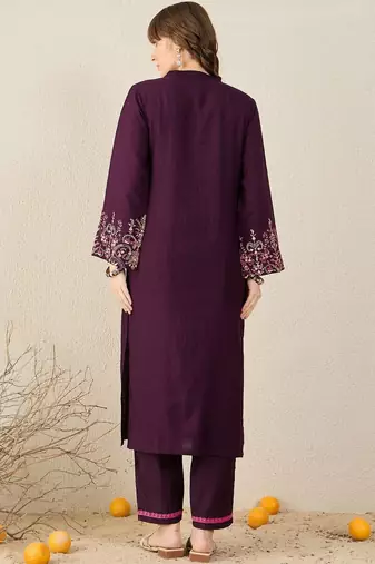 Floral Embroidered Mandarin Collar Thread Work Straight Kurta & Trousers