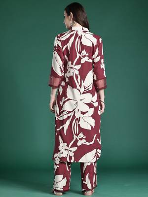 Women Floral Printed Sequinned Kurta with Trousers 5