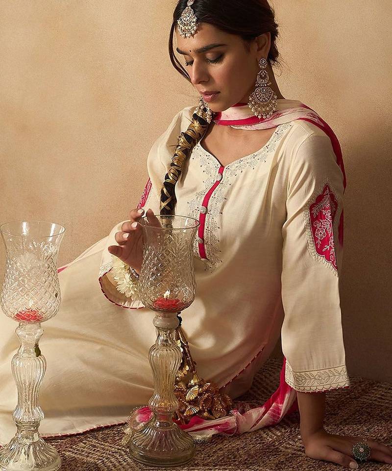 Women Ethnic Motifs Embroidered Regular Kurta with Trousers & With Dupatta