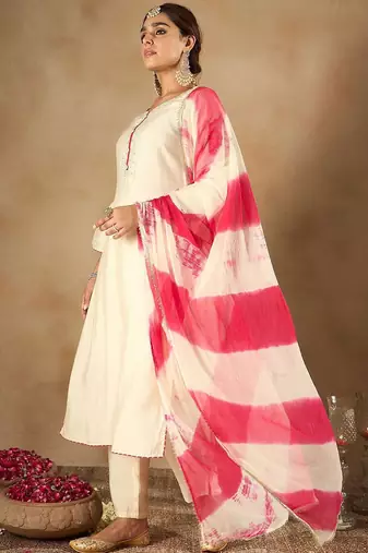 Women Ethnic Motifs Embroidered Regular Kurta with Trousers & With Dupatta