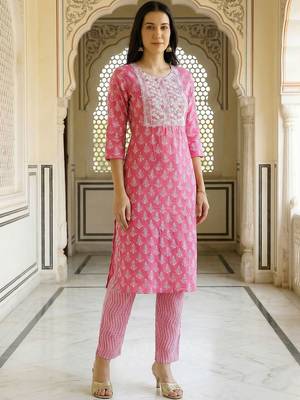 Women Ethnic Motifs Printed Regular Thread Work Kurta with Trousers 6