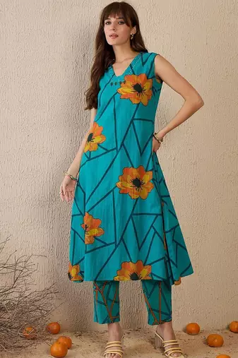 Women Floral Printed Regular Pure Cotton Kurta with Trousers