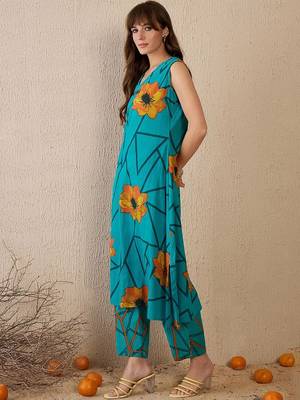 Women Floral Printed Regular Pure Cotton Kurta with Trousers 4
