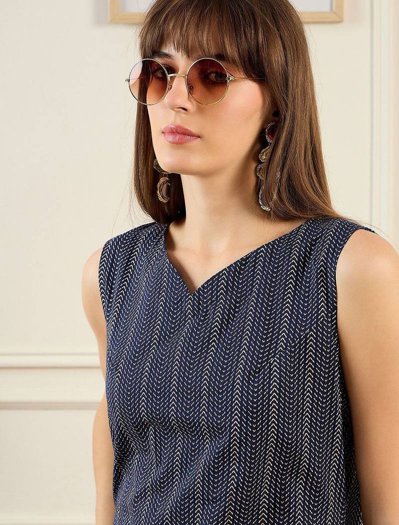 Geometric Printed Sweetheart Neck Pure Cotton Straight Kurta With Trousers