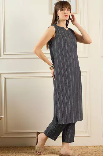 Geometric Printed Sweetheart Neck Pure Cotton Straight Kurta With Trousers
