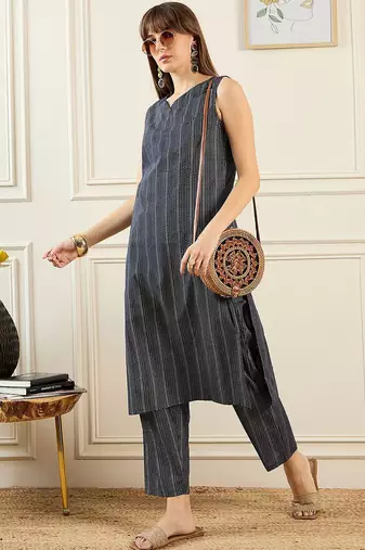 Geometric Printed Sweetheart Neck Pure Cotton Straight Kurta With Trousers