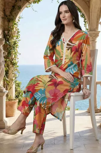 Women Floral Printed Regular Pure Cotton Kurta with Trousers
