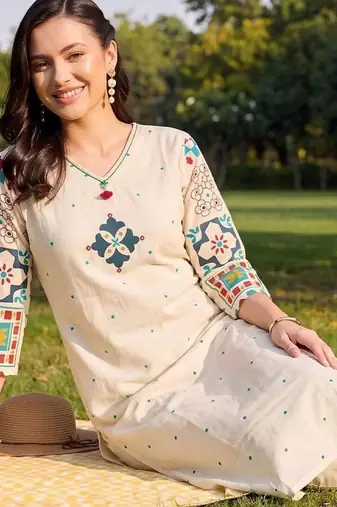 Women Ethnic Motifs Printed Regular Kurta with Trousers